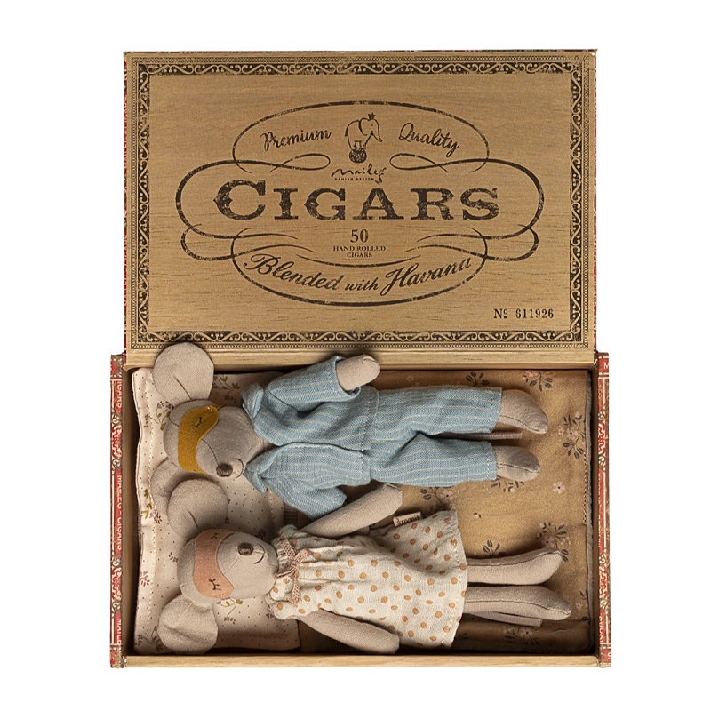Maileg Mum & Dad mice in cigarbox